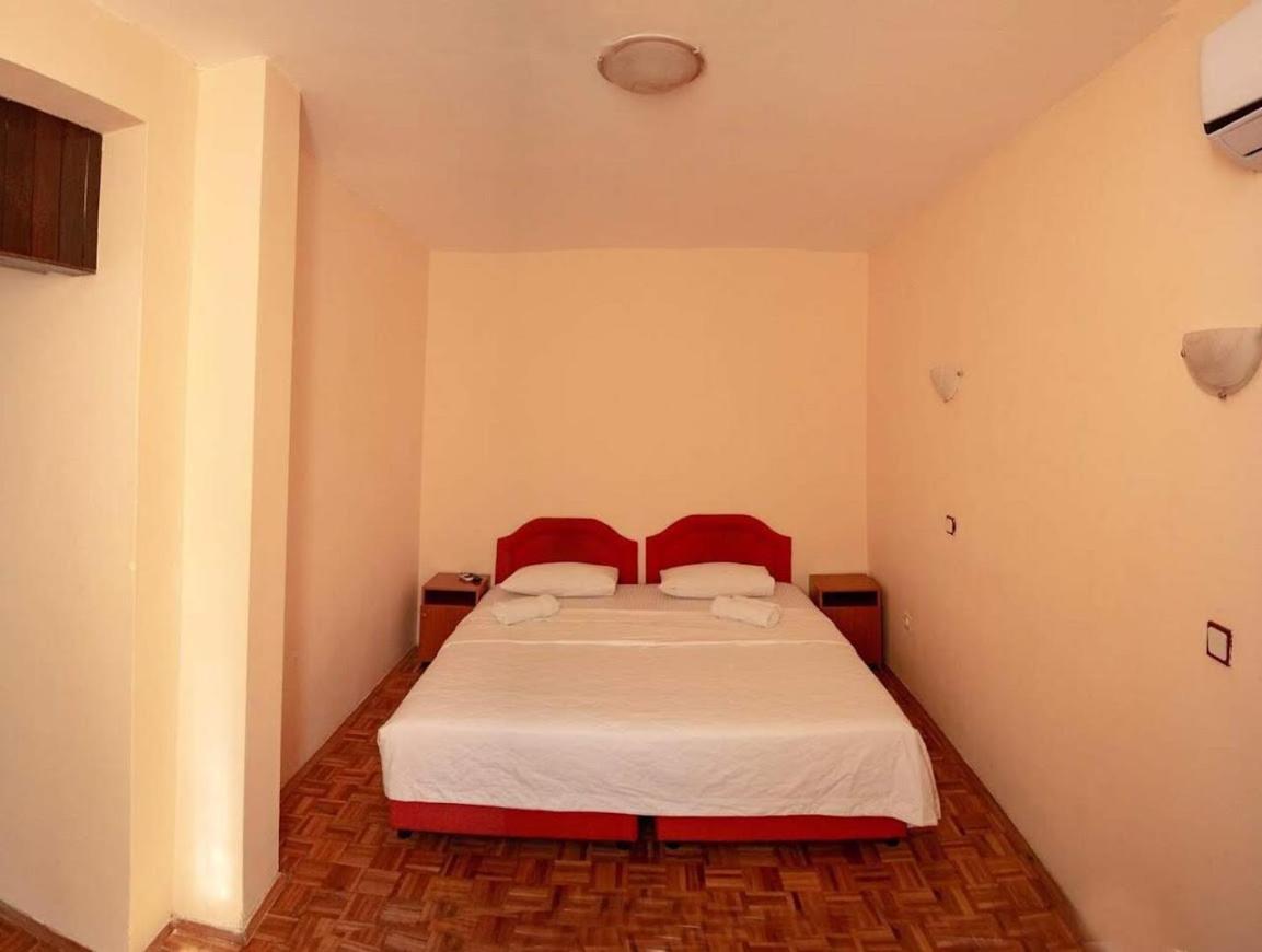 Apartments Dunja Свети-Стефан Экстерьер фото